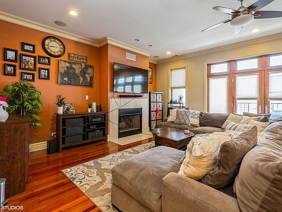 2nd image of 2714 N Ashland Ave APT 2