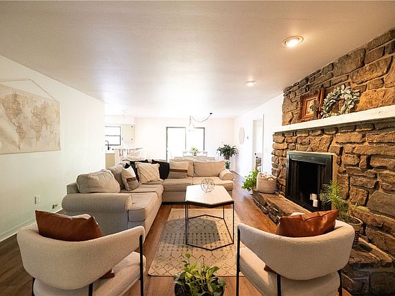 3rd image of 1 Kenneth Ln