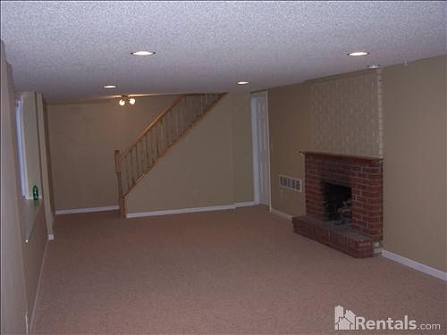 2nd image of 15613 Oak Ridge Rd