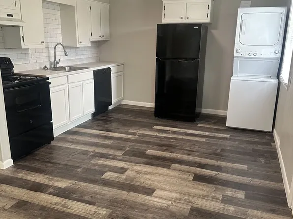 Newly Remodeled 2 Bedroom, 1 Bathroom Triplex, 610 Dogwood View Dr #3, Paragould, AR 72450