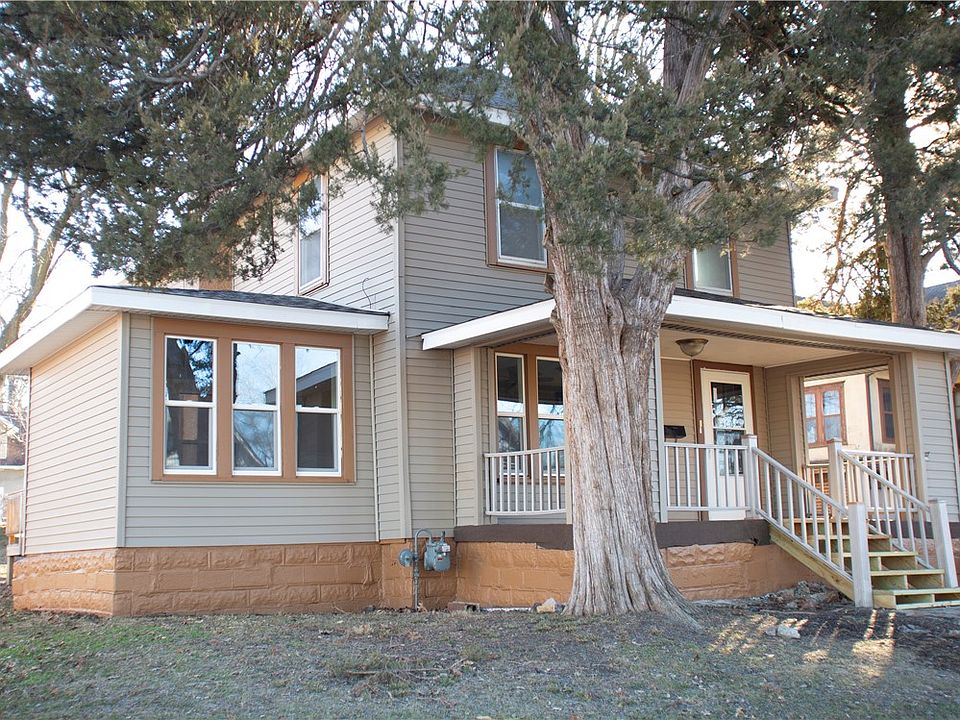1st image of 810 E Main St