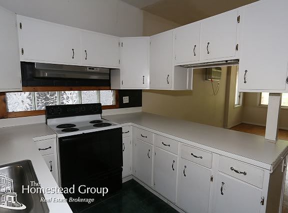 4th image of 3811 N Kenmore Ave #One