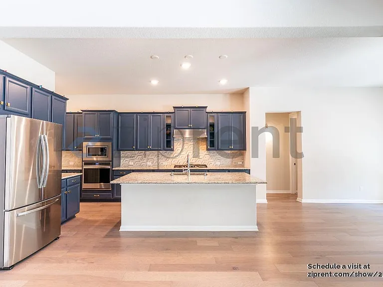 7601 Paruline Dr — Photo 3
