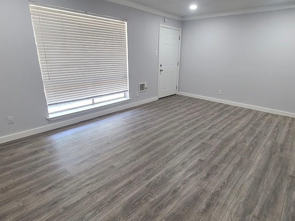 Front Entrance/Living Room