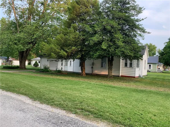 500 S Sheridan St, Pana, IL 62557