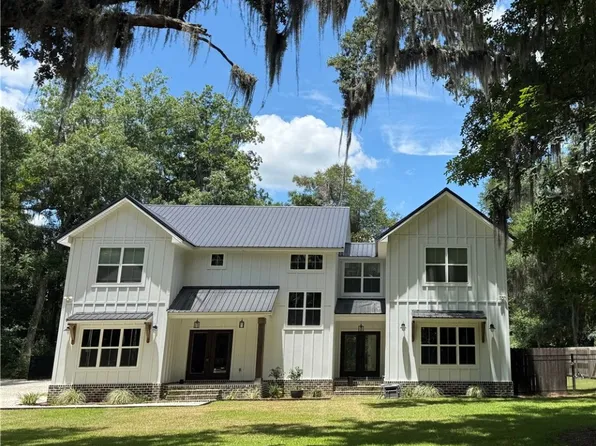 1066 Doboy Ct SE, Darien, GA 31305