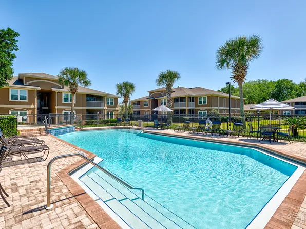 Crestview at Oakleigh Apartments