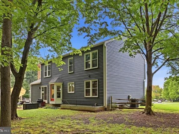500 Fairfax Ln, Herndon, VA 20170