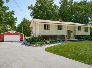 4423 Mason Rd, Howell, MI 48843