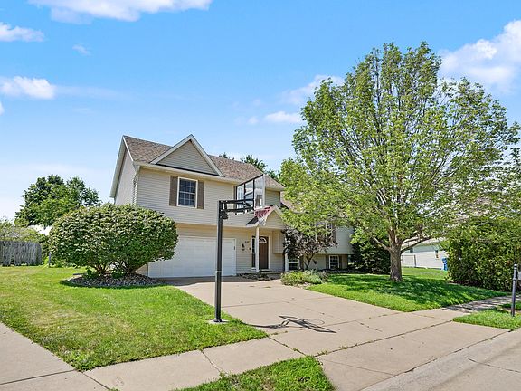 2nd image of 5128 Woodland Ct