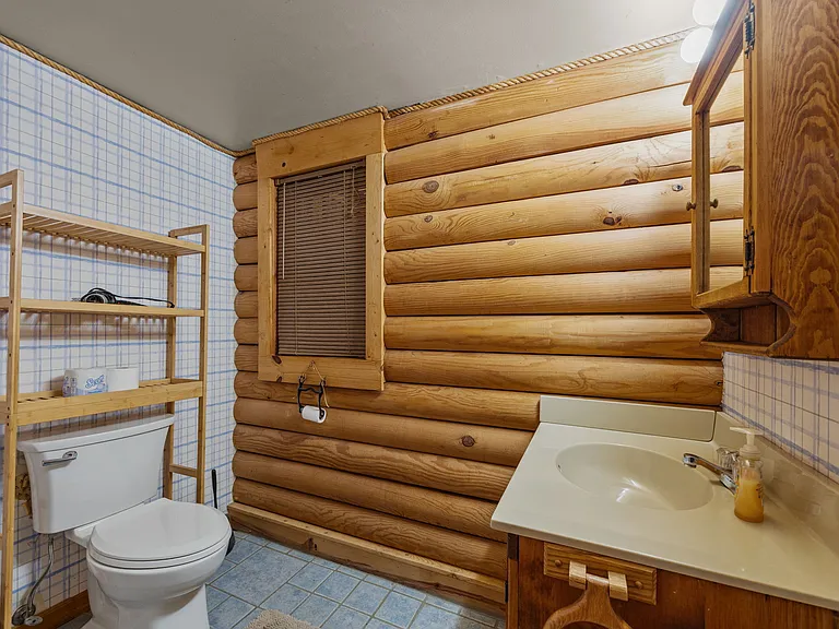 40 Chambers Dr — Photo 16