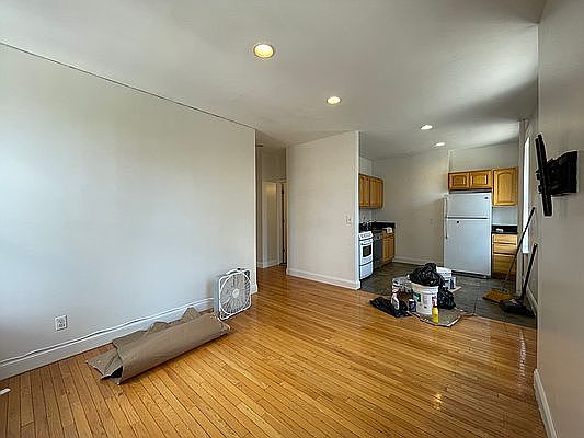 1st image of 1565 Lexington Ave #W3