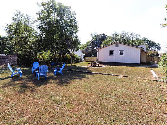 3rd image of 2123 Kennesaw Way SE