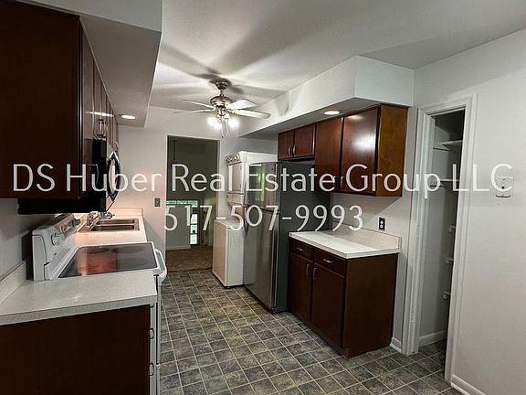 3rd image of 12469 Kruger Ln