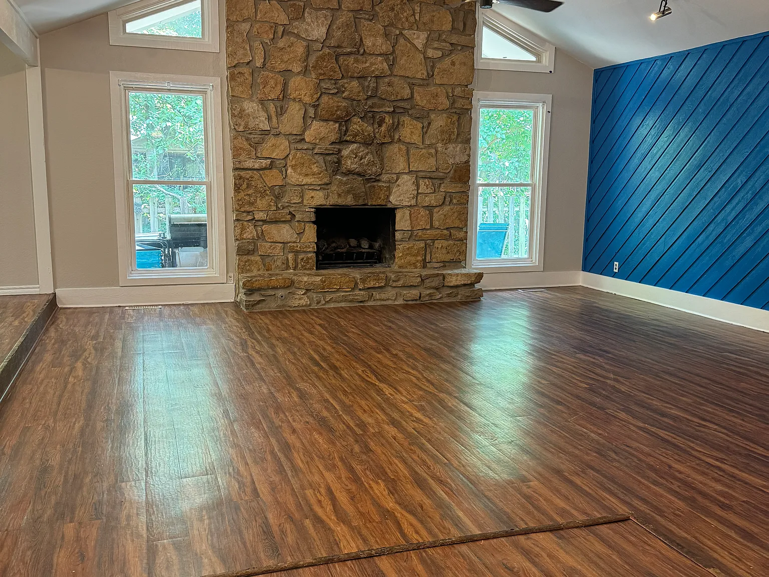 3 bed, 2044 sqft, $2,000 — Photo 2