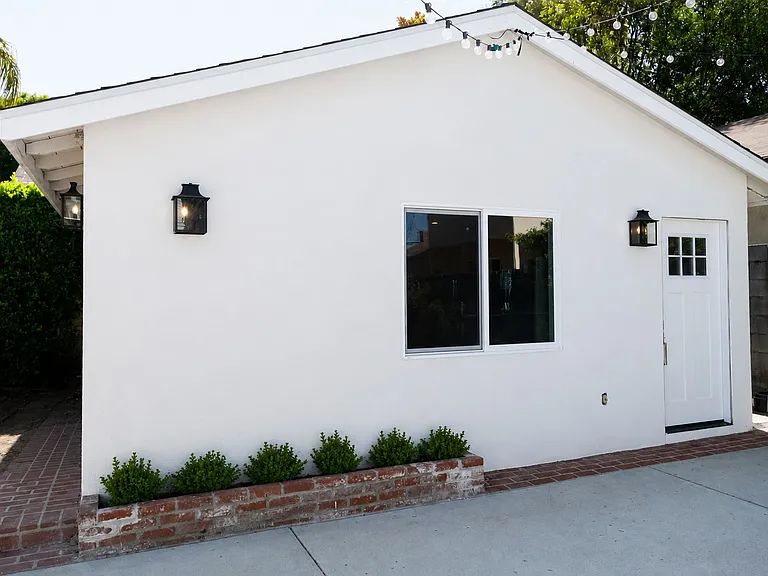 10704 Langmuir Ave — Photo 1