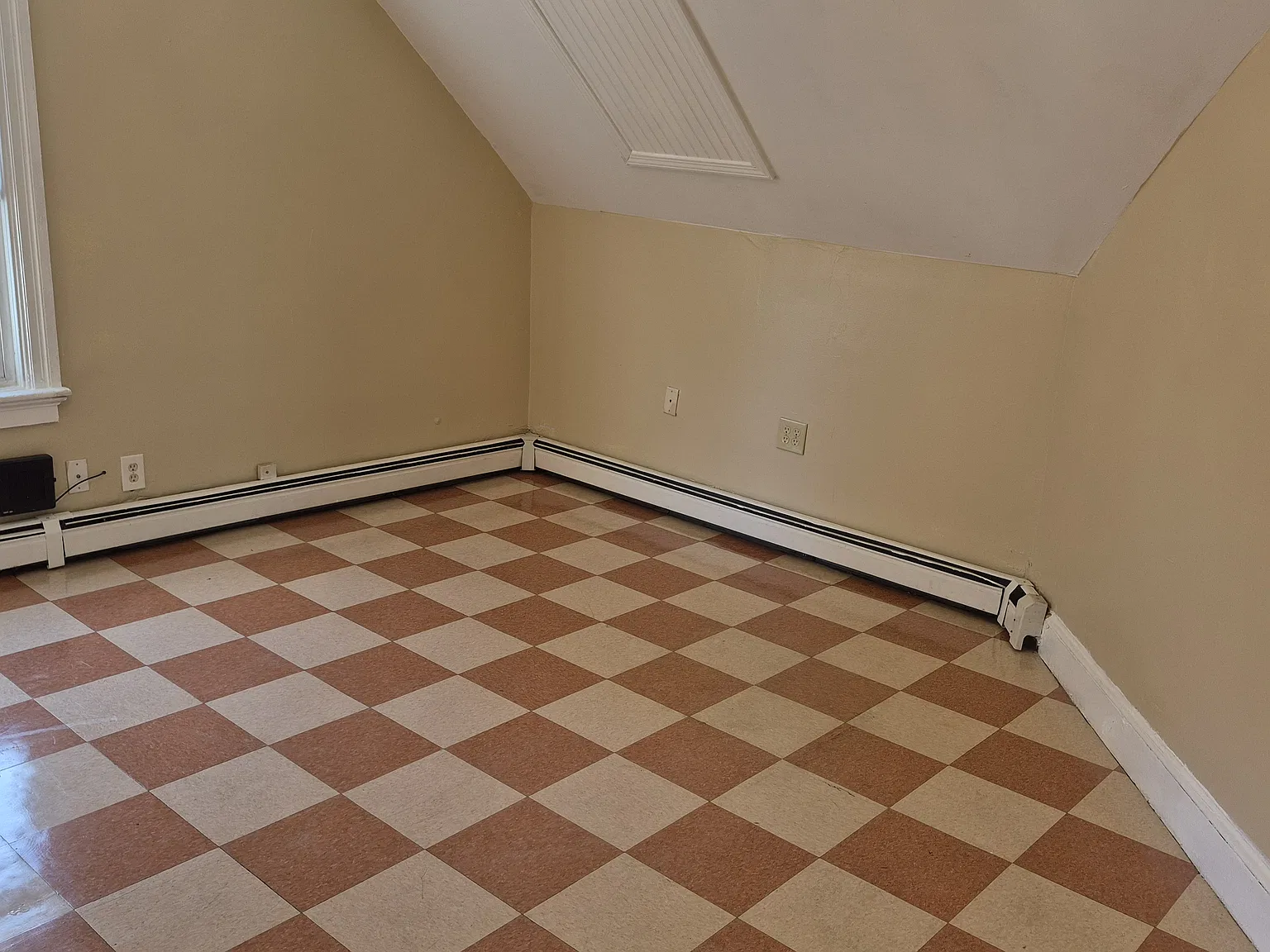 1 bed, 625 sqft, $1,350 — Photo 3