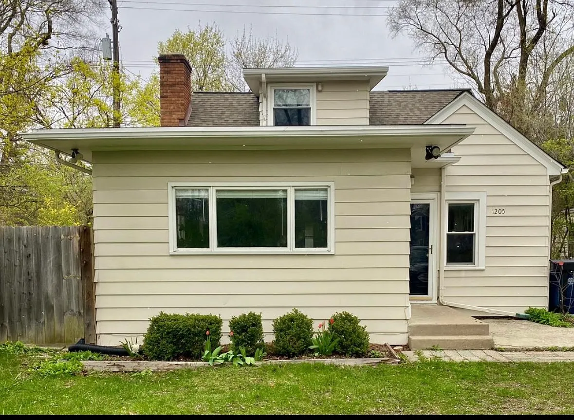 4 bed, 1700 sqft, $3,700 — Photo 1