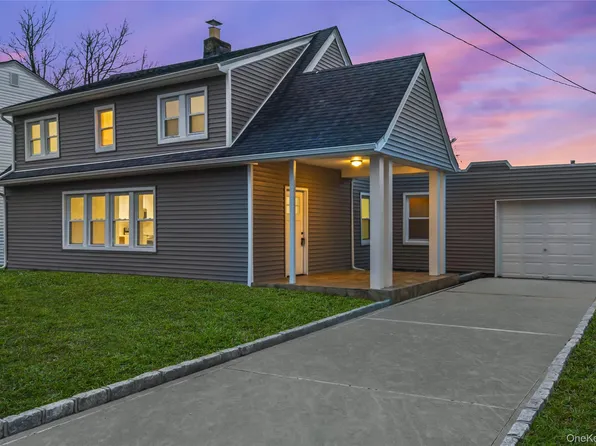 3322 Parkway Drive, Baldwin Harbor, NY 11510