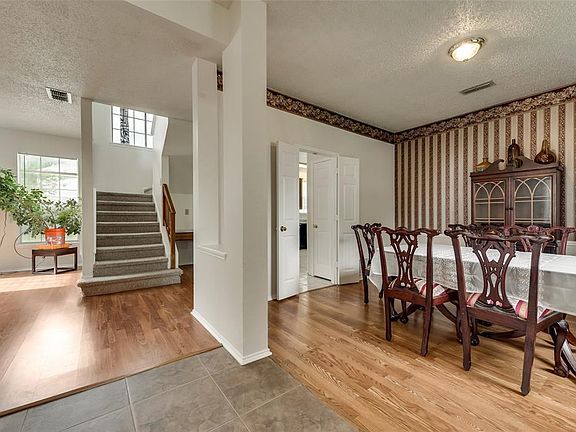 5th image of 709 Blossomwood Dr