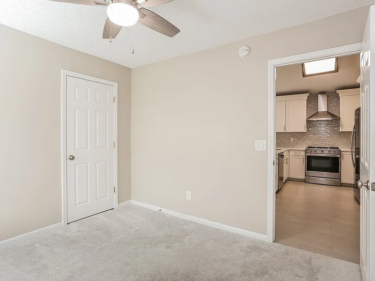 12639 Ashmore Green Dr N — Photo 13