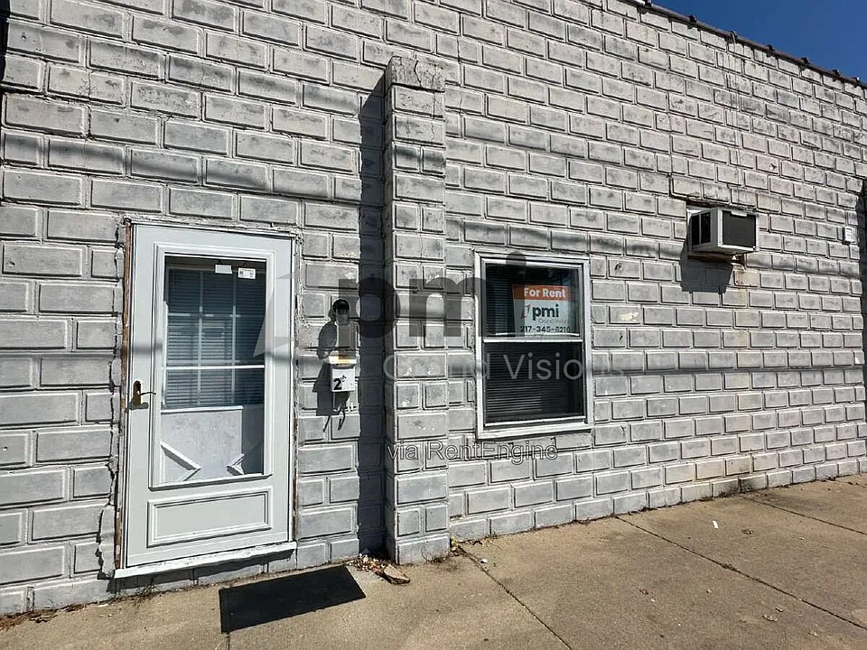 2 E Jefferson Ave