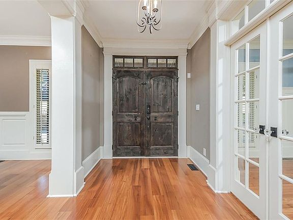 5th image of 8030 Lakemont Close