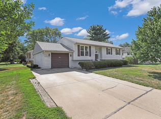 802 Westfield Dr, Champaign, IL 61821