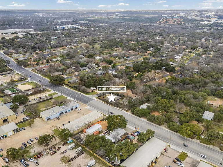 11301 Oakwood Dr #B — Photo 19