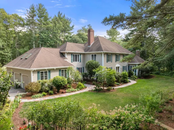 40 Grand Hill Dr, Dover, MA 02030