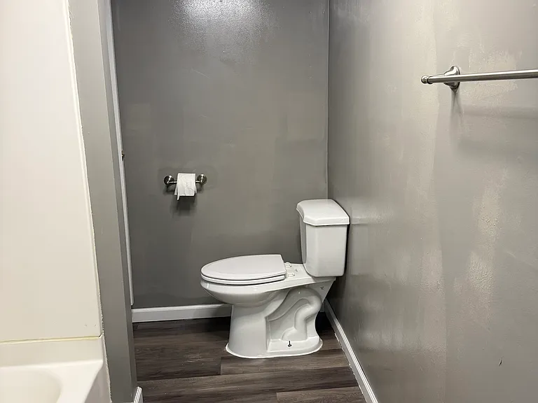208 Sherman St — Photo 9