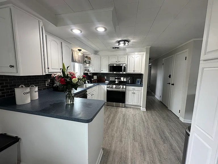 264 Meadowlawn Rd — Photo 3