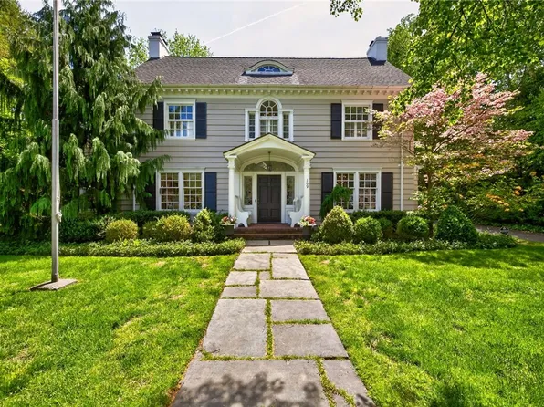 109 Sandringham Rd, Rochester, NY 14610