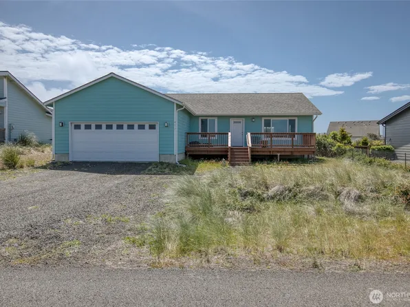 407 N Bel Air Loop SW, Ocean Shores, WA 98569