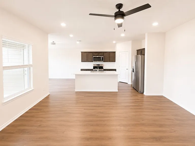 2117 Berrywood Dr — Photo 4