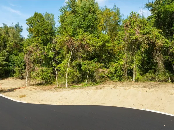 4709 Pinecrest Dr, Uniontown, OH 44685