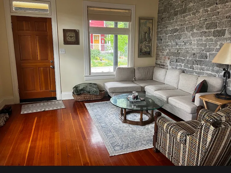 327 N Almond St — Photo 2