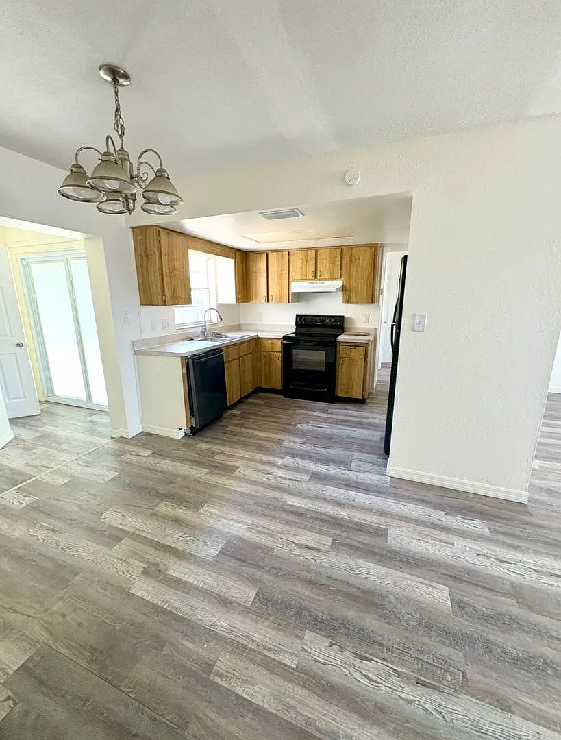 3 Bedroom 1 Bath Single Family Home — Photo 4