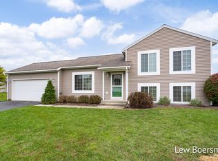 14692 Ivorystone Dr NE, Cedar Springs, MI
