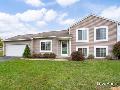 14692 Ivorystone Dr NE, Cedar Springs, MI, 49319