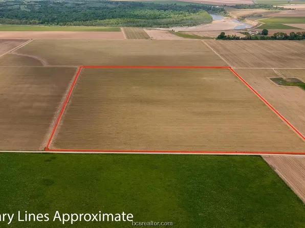 Mooring Ln, Bryan, TX 77807