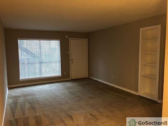 5th image of 5625 Antoine Dr #1011