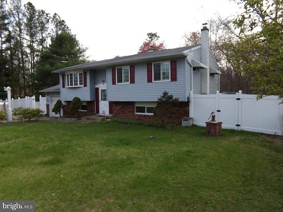 2nd image of 16 Delaware Trl