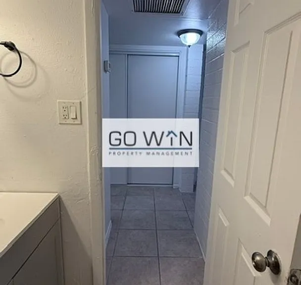 2018 W Cactus Rd — Photo 9