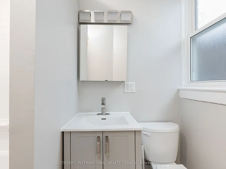 15 Indian Road Cres #UPPER — Photo 20