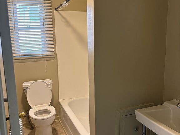 3rd image of 219 7th St APT 2