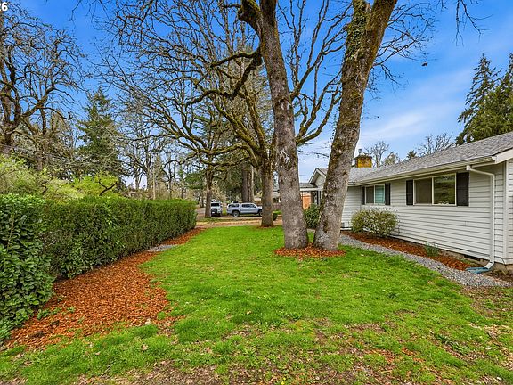 4th image of 14074 SE Laurie Ave
