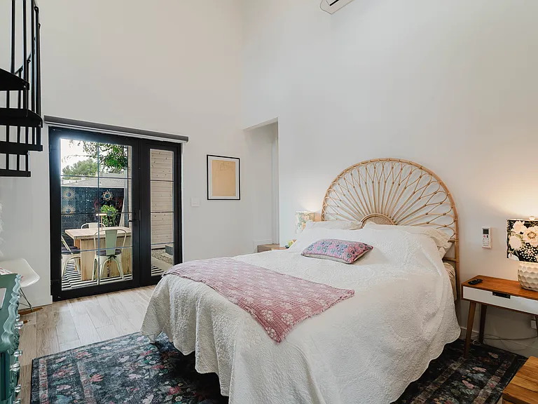 3605 Kelton Ave — Photo 8