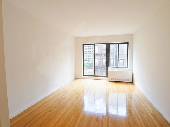 4th image of 315 E 85th St APT 4D