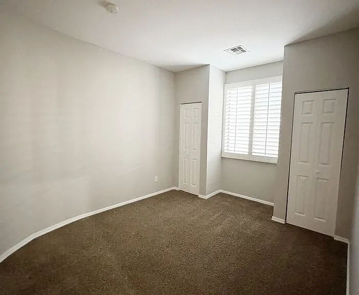 2421 W Ellis St — Photo 29